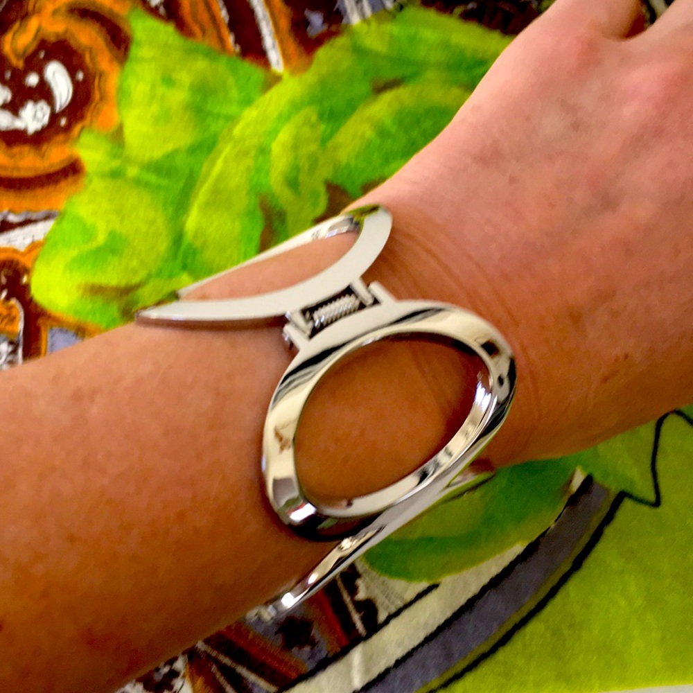 Premium Designs silver bracelet